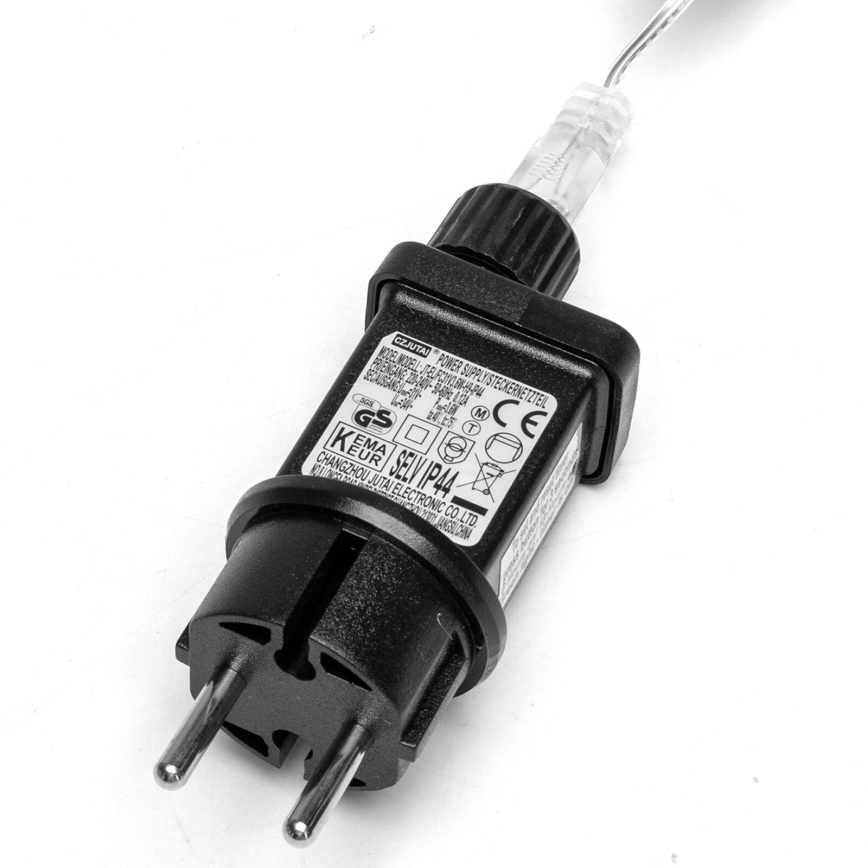 Sieťový adaptér je pripojený k káblu. Na adaptéri je štítok s označením: CZXITAN, POWER SUPPLY, MODEL: SEIVP44, CE, GS, KEMA, KEUR. Výrobca: CHANGZHOU JUTAI ELECTRONIC CO., LTD.