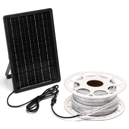 Solárny panel dodáva energiu LED pásku. Pásku LED je navinutá na cievke. Súčasťou je aj kábel.