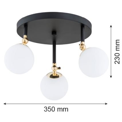 Trojramenné stropné svietidlo s čiernou podložkou a tromi bielymi sklenenými guľovými tienidlami na zlatých držiakoch. Rozmery: priemer 350 mm, výška 230 mm.