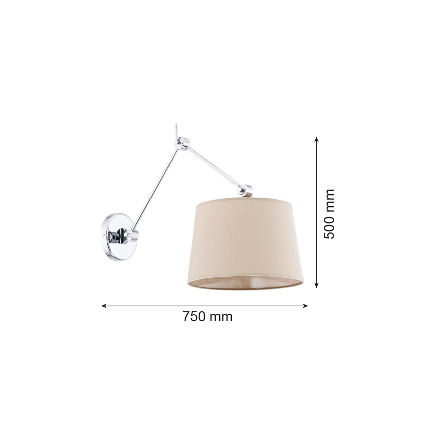 Nástená lampa s výsuvnou ramenou a béžovým tienidlom je pripevnená na stenu. Rozmery: výška 500 mm, šírka 750 mm.