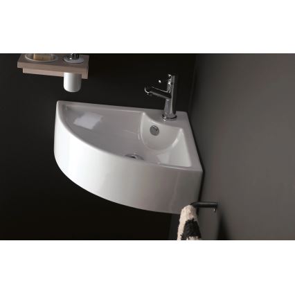 Bathco 0043 - Rohové závesné umývadlo OPORTO 64,5 x 47 cm porcelán/biela