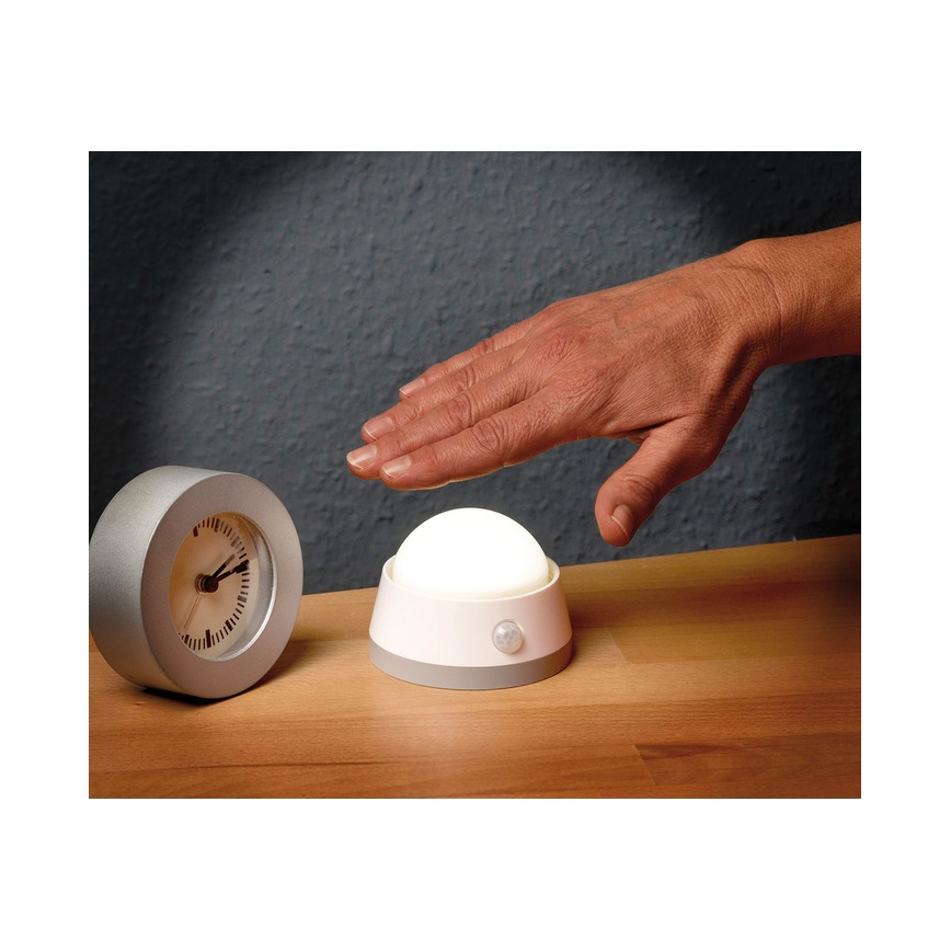 Brennenstuhl - LED Orientačné svietidlo so senzorom pohybu LED/3xAA 3000K