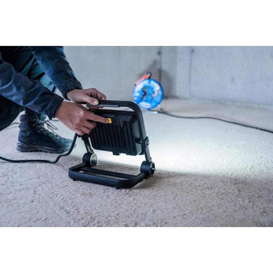 Brennenstuhl - LED Stmievateľný pracovný reflektor so stojanom LED/50W/230V 6500K IP65