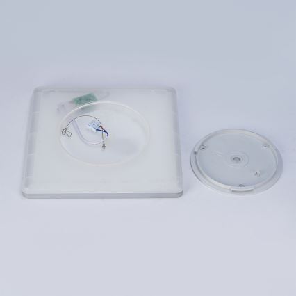 Brilagi - LED kúpeľňové stropné svietidlo ULTRA SLIM LED/18W/230V 30x30 cm strieborné IP54