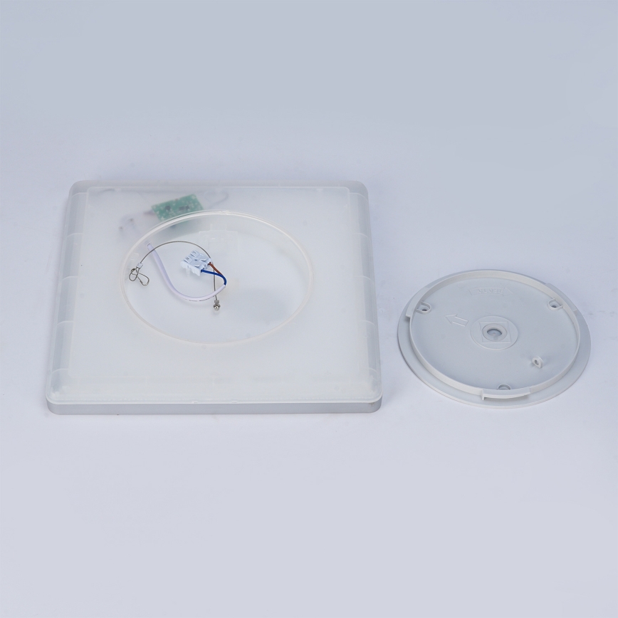 Brilagi - LED kúpeľňové stropné svietidlo ULTRA SLIM LED/18W/230V 30x30 cm strieborné IP54