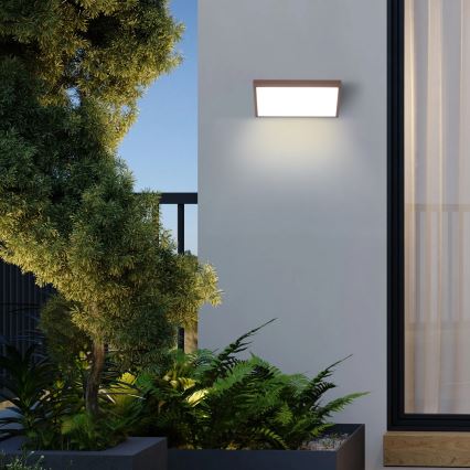 Brilagi - LED RGBW Stlmiteľné vonkajšie nástenné svietidlo TRIANGLE 1xE27/9W/230V 2700-6500K IP65 hnedá