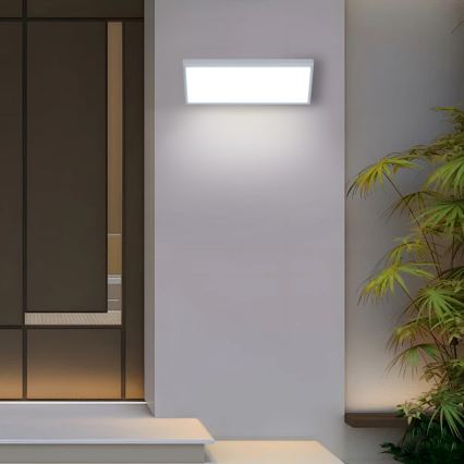 Brilagi - LED Vonkajšie nástenné svietidlo so senzorom TRIANGLE LED/42W/230V 45 cm biela IP65