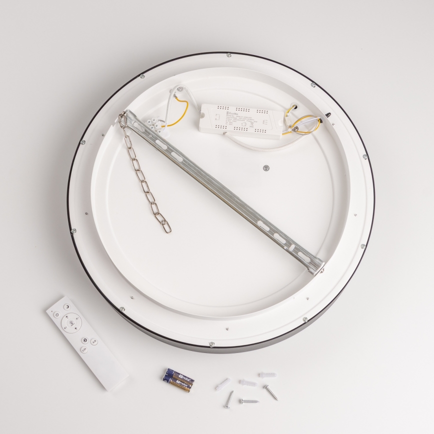 Svietidlo – montáž – súčasti: elektronická jednotka, držiak, reťaz, diaľkový ovládač Ecolite, batérie a upevňovacie prvky.