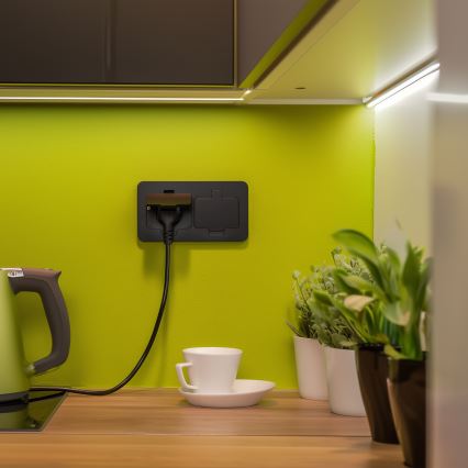 Brilagi - Vonkajšia zapustená obdĺžniková podlahová dvojzásuvka IP55 čierna