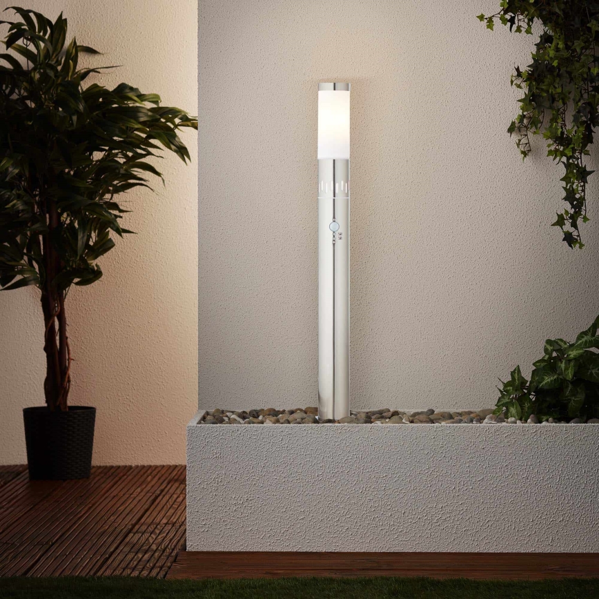Brilliant - LED Vonkajšia lampa so senzorom LEIGH LED/0,9W/230V + 1xE27/11W 80 cm IP44 lesklý chróm