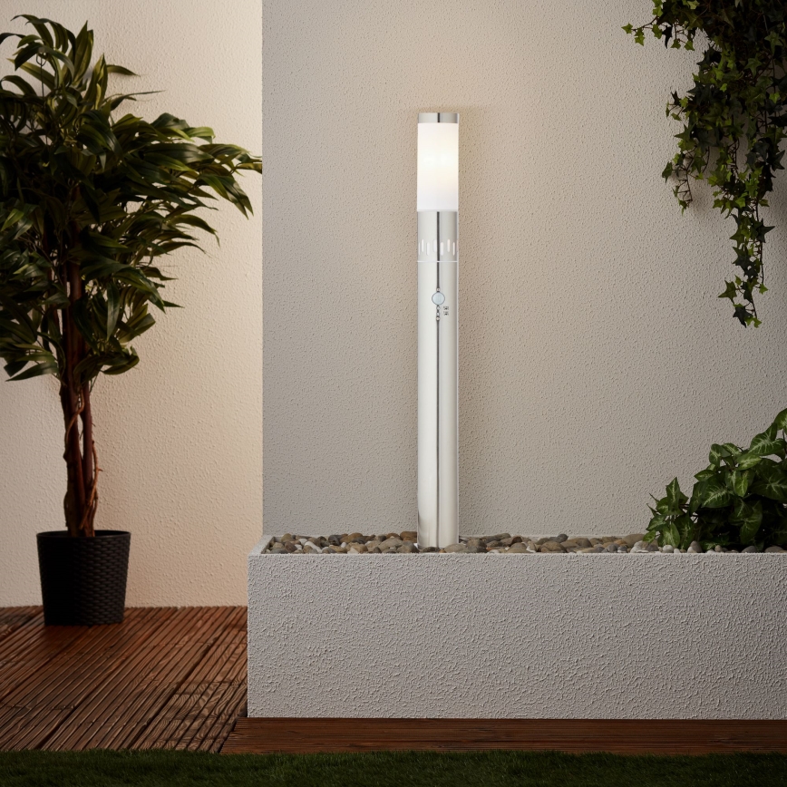 Brilliant - LED Vonkajšia lampa so senzorom LEIGH LED/0,9W/230V + 1xE27/11W 80 cm IP44 lesklý chróm
