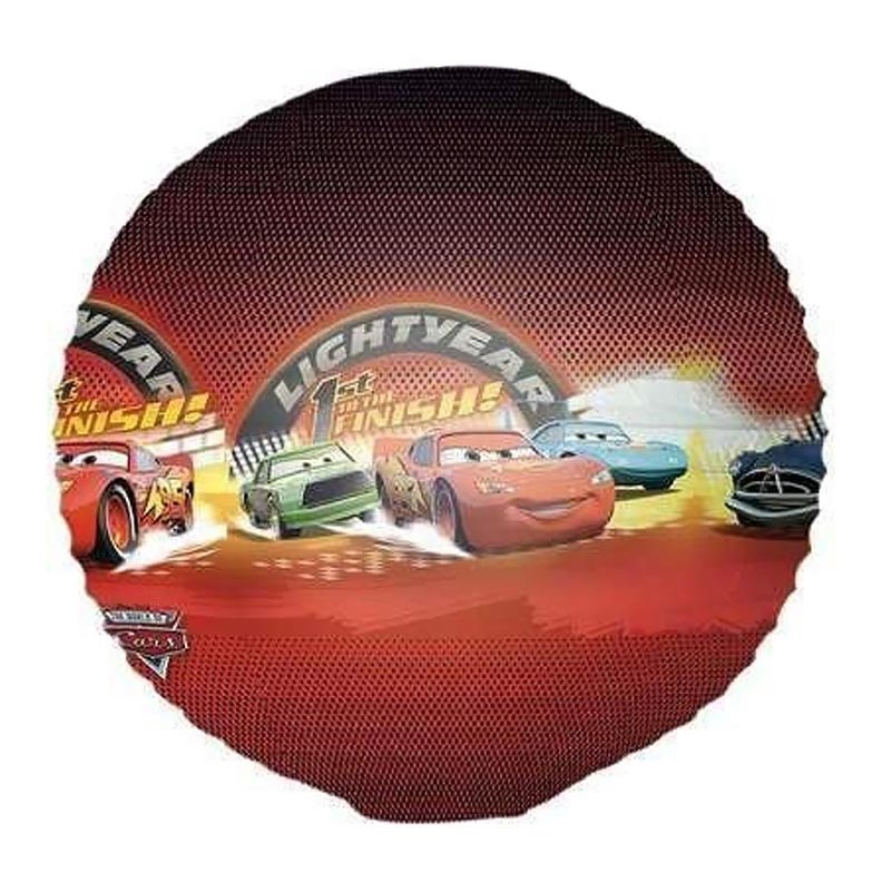 Okrúhly balón zobrazuje pretekársky závod autíčok z filmu Autá. Hlavné auto je červené a preteká na červeno-čiernom pozadí. Text na balóne znie: „LIGHTYEAR 1st to the FINISH!“.