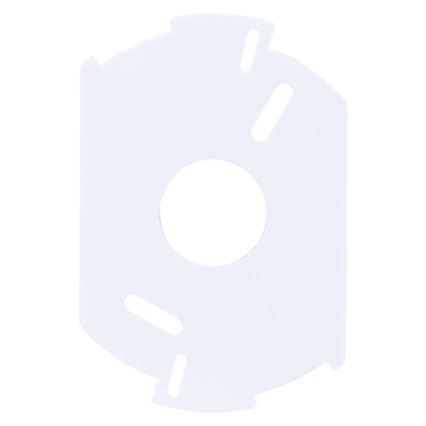 Biela plastová doska s okrúhlym otvorom v strede a štrbinami po obvode je na bielom pozadí.