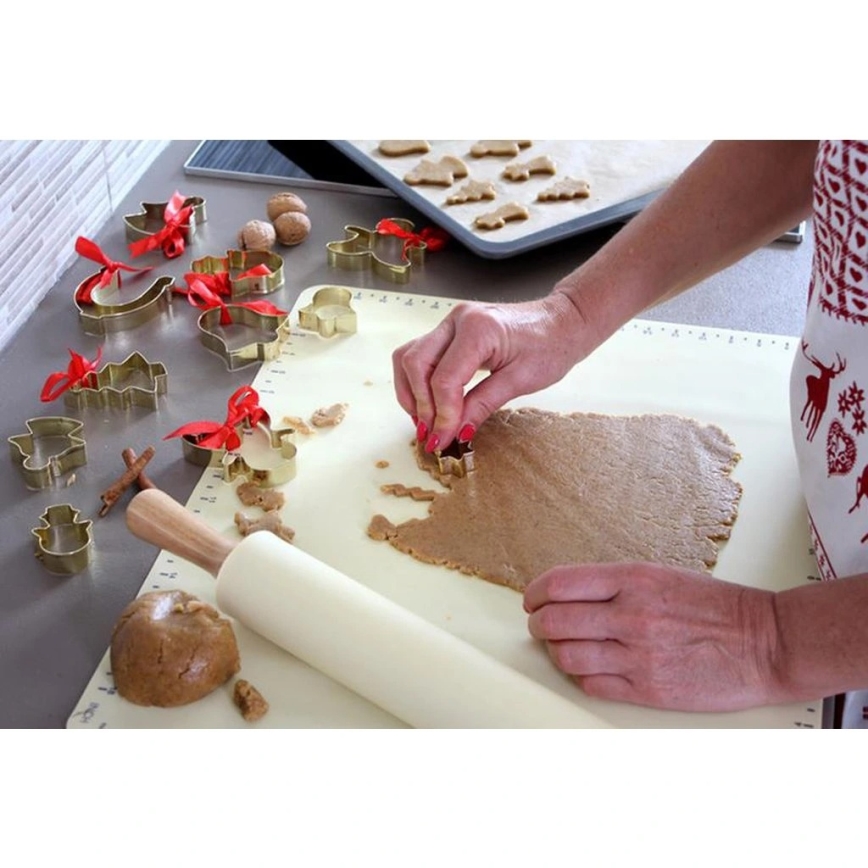 Drevený valček so silikónom TORO 43 cm krémový