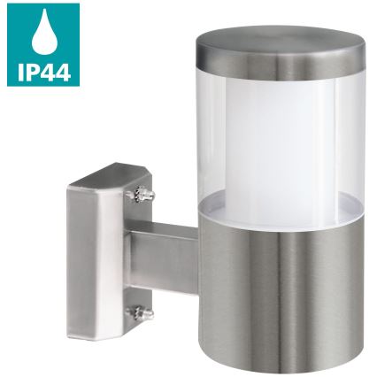 Nástenné svietidlo z nerezovej ocele s priehľadným valcovým difúzorom a bielym svetlom je pripevnené na stene. Stupeň krytia IP44.