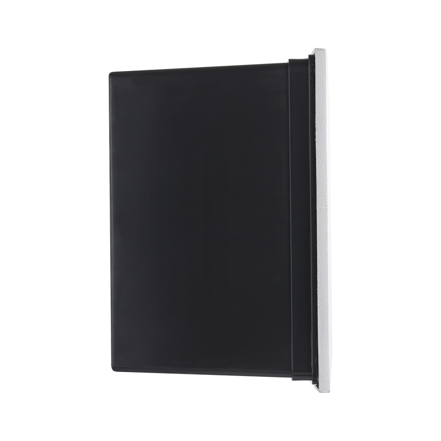 Čierna plastová nádoba stojí vertikálne. Je obklopená svetlosivým rámom. Nádoba sa nachádza na bielom pozadí.