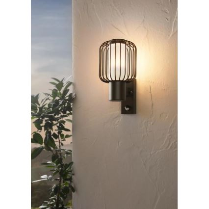 Eglo - Vonkajšie nástenné svietidlo so senzorom 1xE27/28W/230V IP44