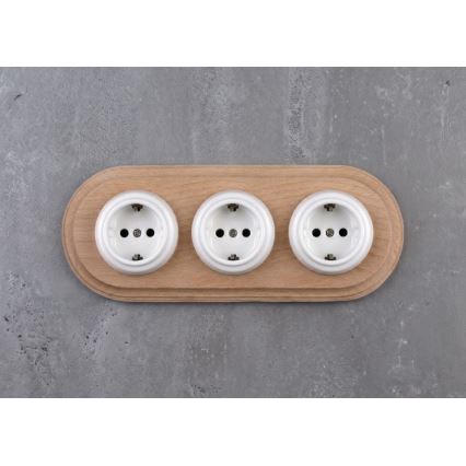 Elhard - Trojitá keramická retro domová zásuvka s rámčekom SCHUKO 230V biela/svetlé drevo