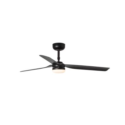 Čierny stropný ventilátor s tromi lopatkami a integrovaným LED svetlom je zobrazený na bielom pozadí. Ventilátor je v statickej polohe.