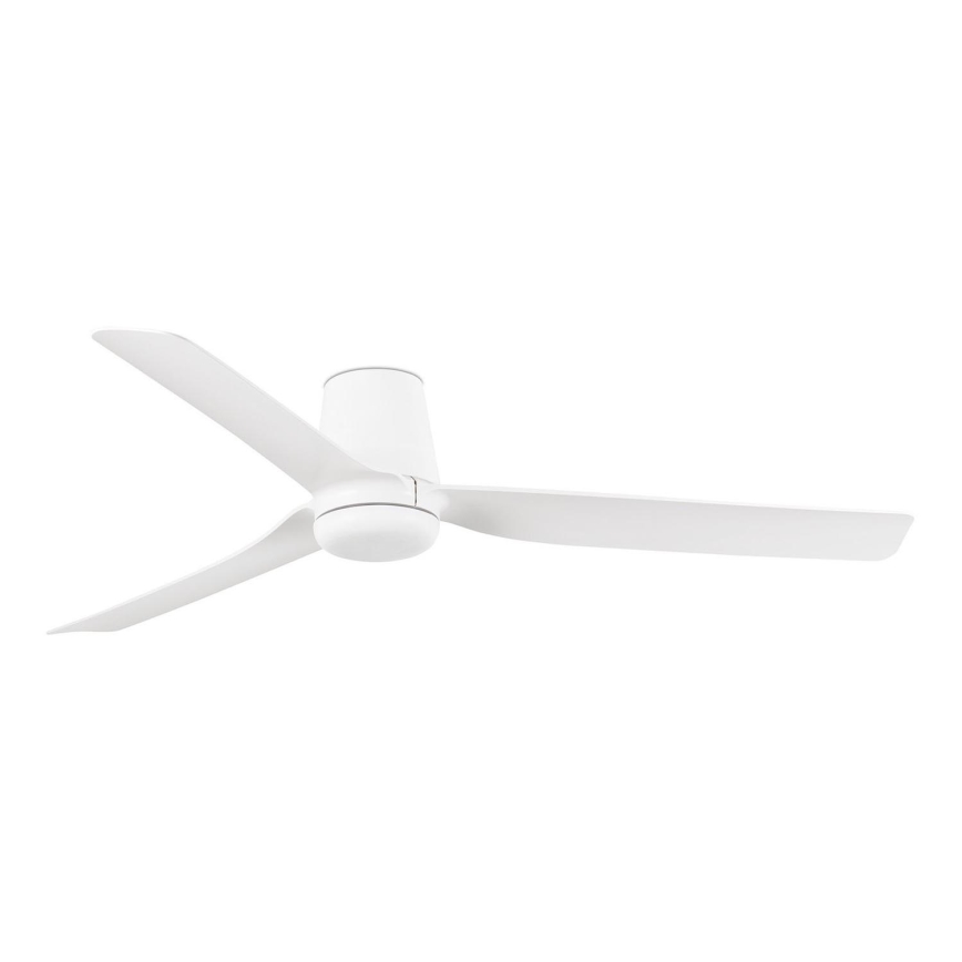Biely stropný ventilátor s tromi lopatkami sa otáča. Ventilátor je umiestnený na bielom pozadí.
