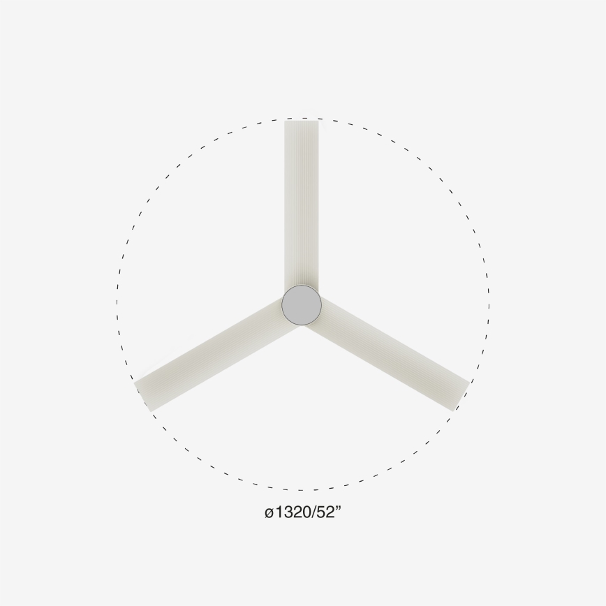 Trojramenný stropný ventilátor s bielymi lopatkami a strieborným stredom. Priemer ventilátora je 1320/52.