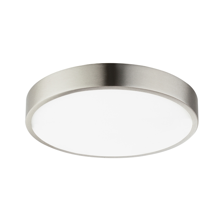 Stropné LED svietidlo svieti. Má okrúhly tvar s niklovým rámom a matným difúzorom. Je osvetlené.