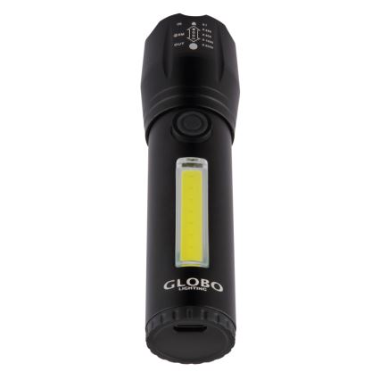Čierna LED baterka s bočným LED svetlom, zobrazuje nastavenie jasu, nabíjací port USB. Na tele je nápis GLOBO LIGHTING.