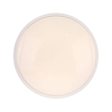Okrúhle stropné svietidlo s jemne priesvitným, krémovým difúzorom. Svietidlo je zapnuté a jemne žiari. Je umiestnené na bielom pozadí.