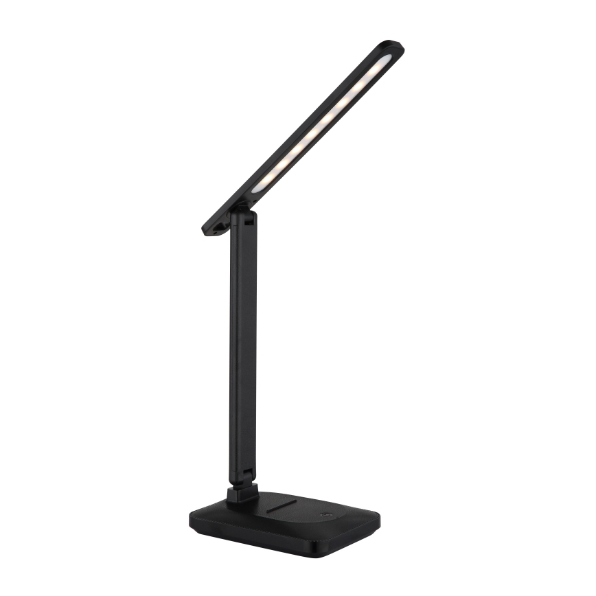 Stolová lampa s LED osvetlením svieti. Je čierna, skladacia, s štvorcovou základňou. Nachádza sa na bielom pozadí.