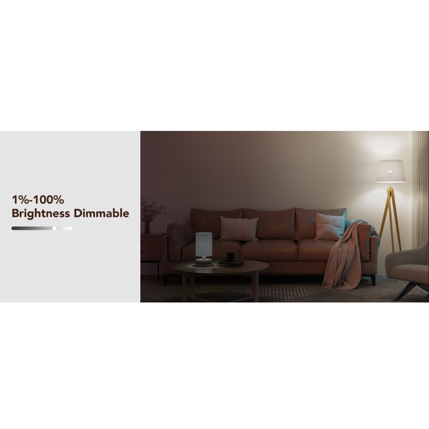 Stolová lampa svieti v obývacej izbe s hnedou koženou pohovkou a stolíkom. Jas lampy je nastaviteľný od 1% do 100%.