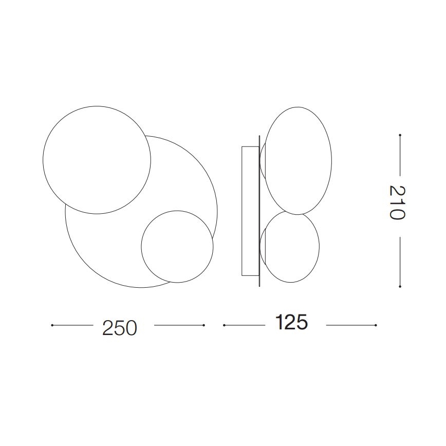 Nástené svietidlo s tromi guľovými tienidlami sa montuje na stenu. Šírka je 250 mm, výška 210 mm, hĺbka 125 mm.