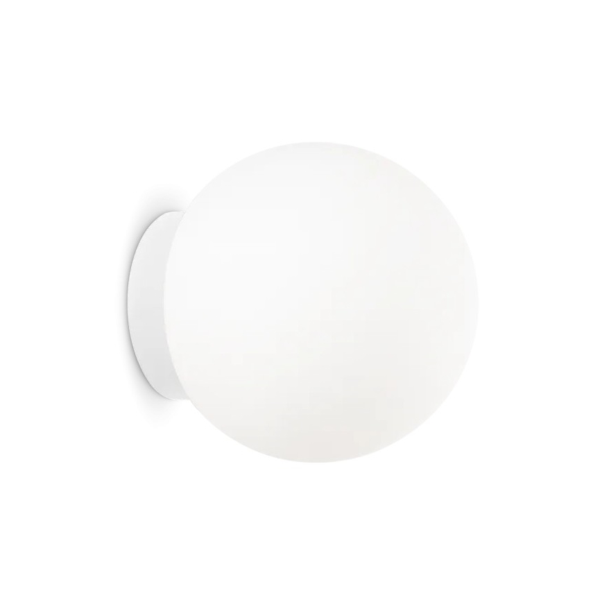 Biela guľová nástenná lampa je pripevnená k stene. Svietidlo je z matného skla a má valcový základ. Lampa je osvetľovacím telesom na stene.