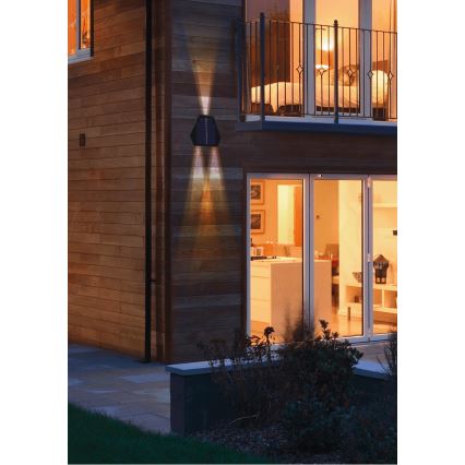 LED Solárne nástenné svietidlo so senzorom LED/2W/5V IP54 1300 mAh