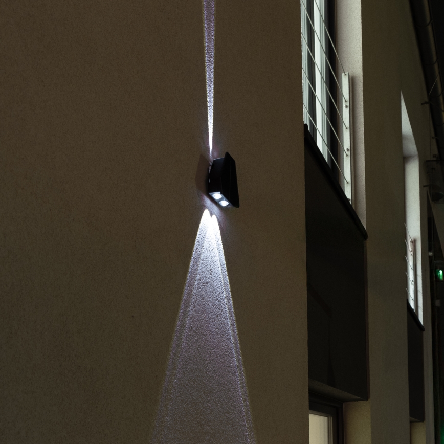 LED Solárne nástenné svietidlo so senzorom LED/2W/5V IP54 1300 mAh