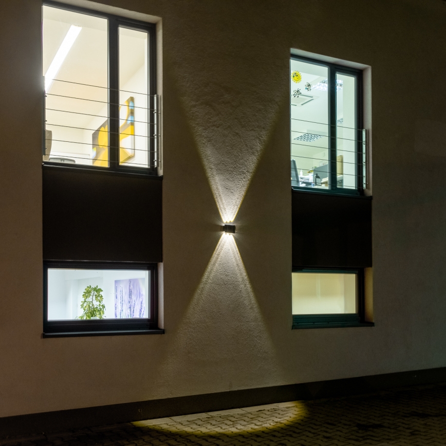 LED Solárne nástenné svietidlo so senzorom LED/2W/5V IP54 1300 mAh