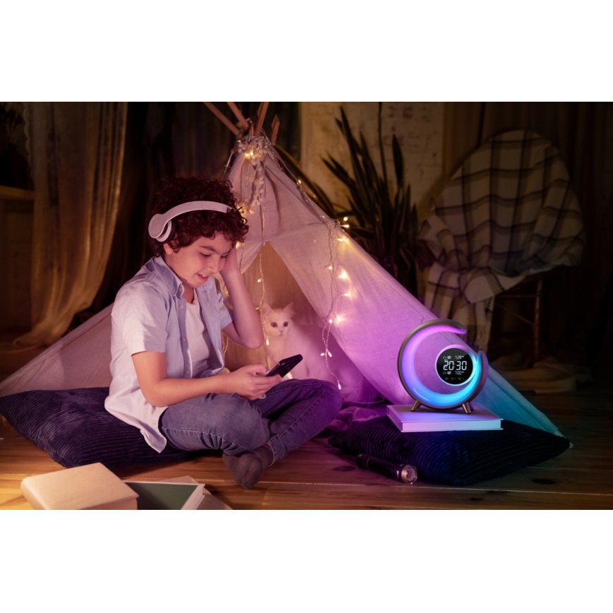 LED RGBW stmievateľná stolná lampa s budíkom LED/20W/5V USB strieborná