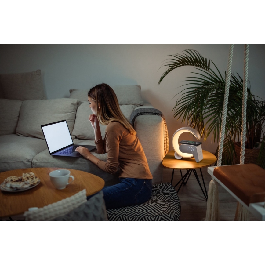 LED RGB Stmievateľná stolná lampa s budíkom a Qi nabíjaním 30W/230V zlatá