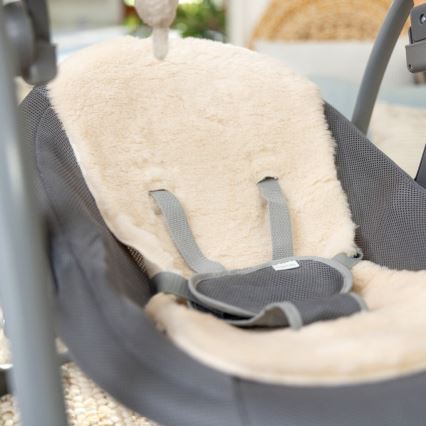Ingenuity - Detská vibrujúca hojdačka s melódiou EVERY SEASON šedá