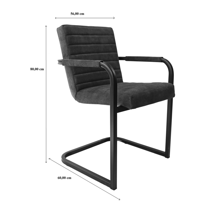 Čalúnená stolička s podrúčkami a kovovými nohami v tvare podkovy stojí na bielom pozadí. Rozmery: výška 80 cm, šírka 56 cm, hĺbka 60 cm.