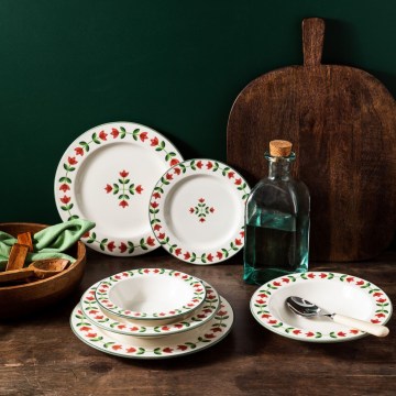 Jedálenská súprava 24 ks biela/červená/zelená/porcelán