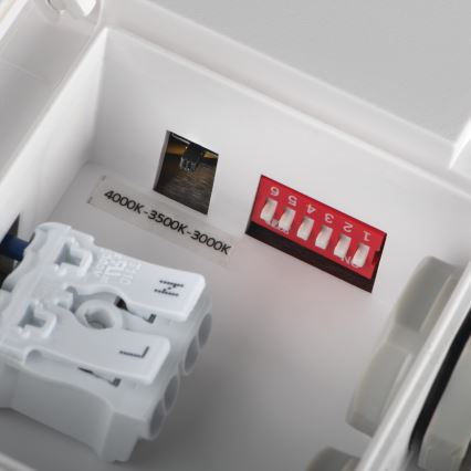 LED Vonkajšie stropné svietidlo so senzorom pohybu BENO LED/12/18W/230V 3000/3500/4000K IP65 biela hranatý
