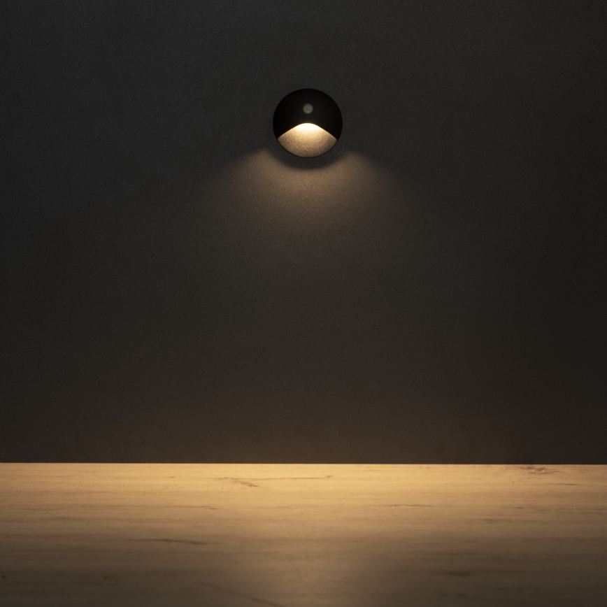 LED schodiskové svietidlo s pohybovým a súmrakovým senzorom EXIN LED/2,5W/230V 3000K IP65 čierne okrúhle