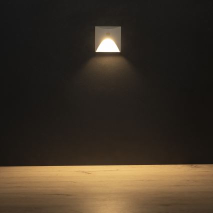 LED schodiskové svietidlo so snímačom pohybu a súmraku EXIN LED/2,5W/230V 3000K IP65 biele hranaté