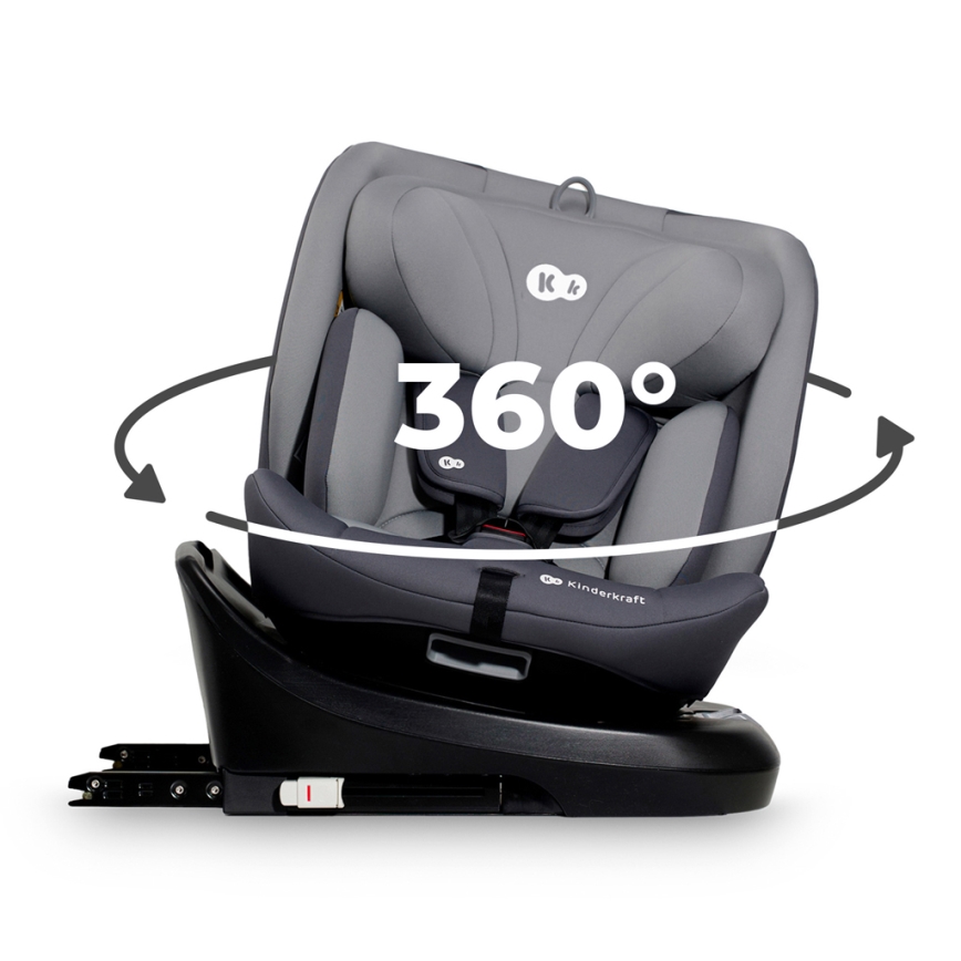 Autosedačka Kinderkraft sa otáča o 360°. Je sivá, s čiernou základňou a nastaviteľnými prvkami. Nachádza sa na bielom pozadí.