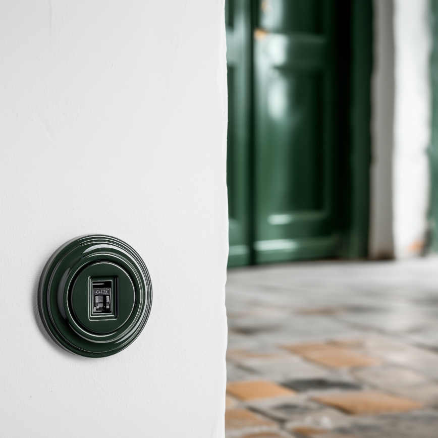 Kliklap - Retro dátová zásuvka so zeleným rámčekom