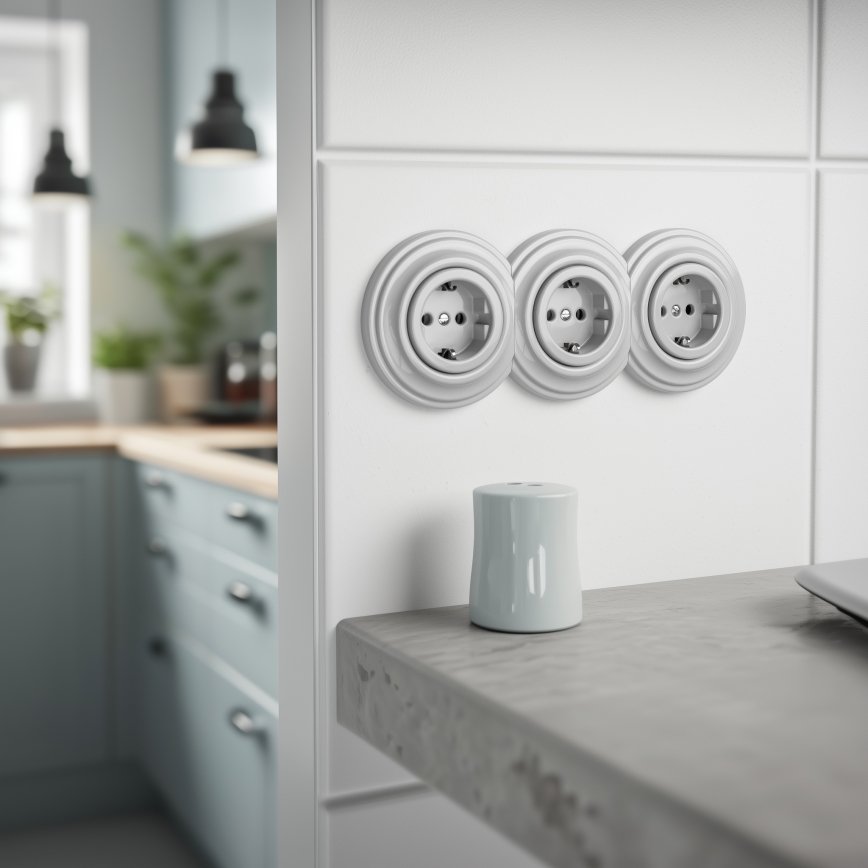Kliklap - Trojitá retro domová zásuvka s rámikom SCHUKO 230 V keramická biela