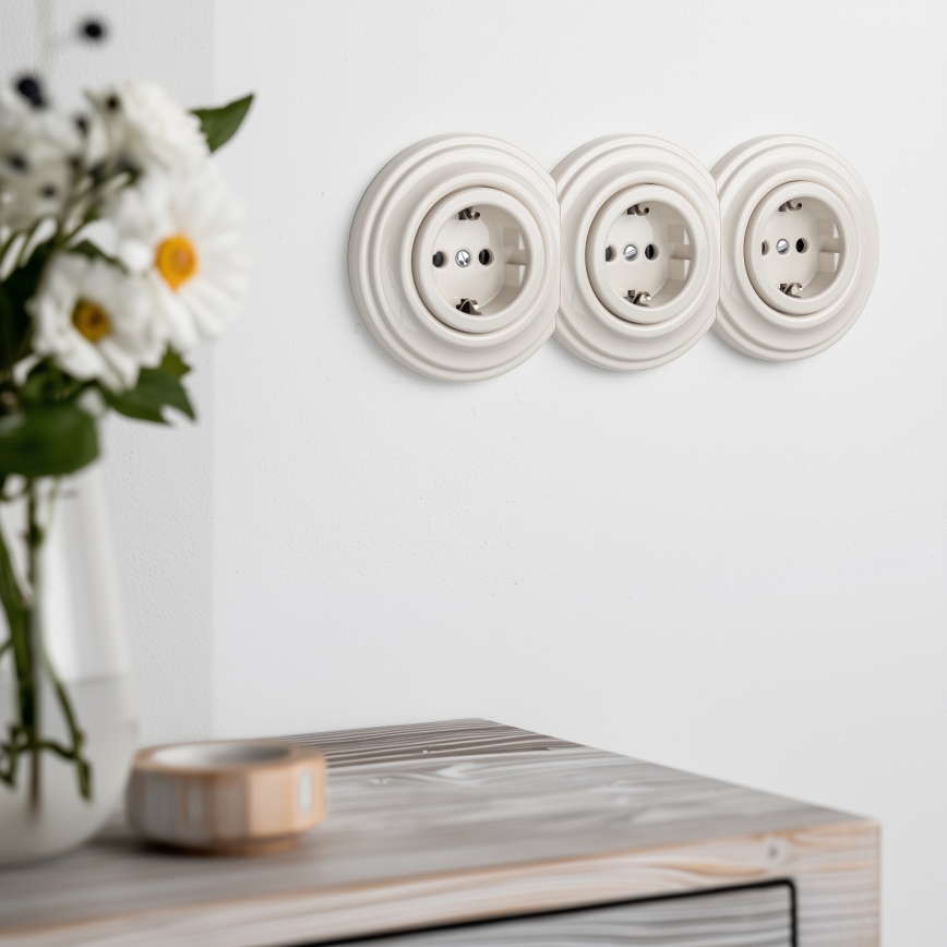 Kliklap – trojitá retro zásuvka do domácnosti so rámikom, SCHUKO, 230 V, béžová