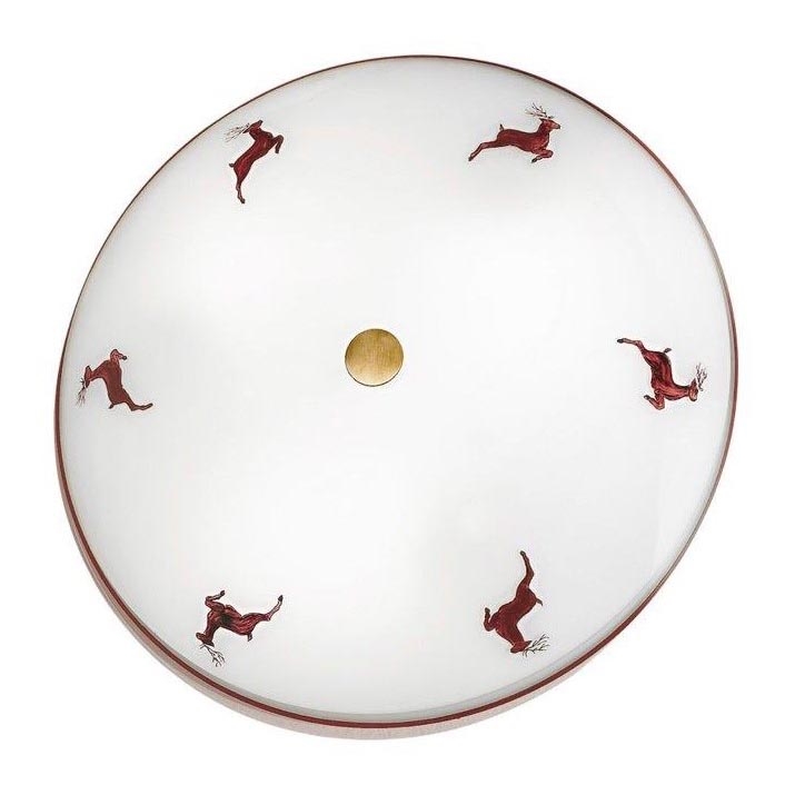 Okrúhle stropné svetlo s mliečnym tienidlom, na ktorom sú zobrazené hnedé jeleňe v pohybe. Svetlo je zhora, na bielom pozadí.