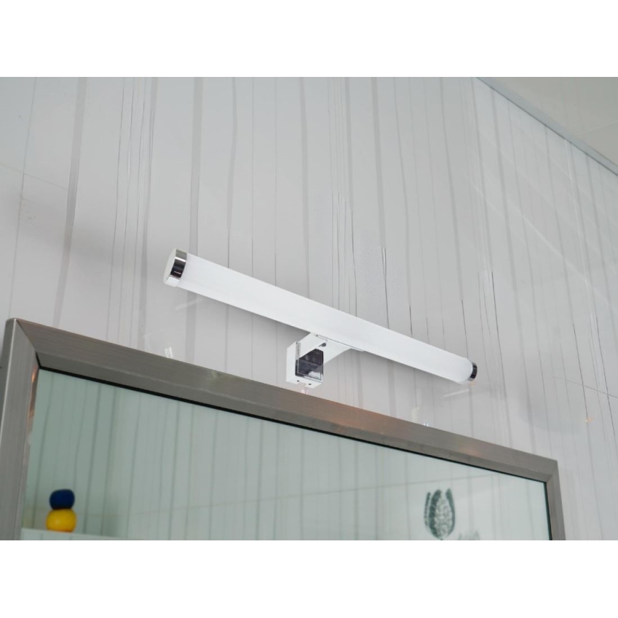 LED kúpeľňové zrkadlové osvetlenie LED/8W/230V 30 cm IP44 lesklý chróm