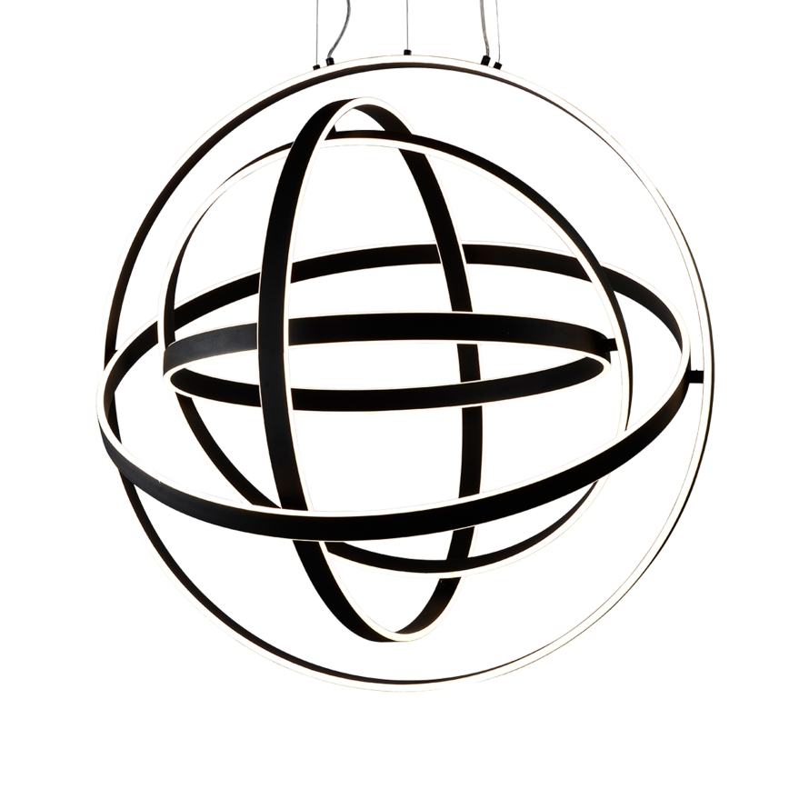 Závesné svietidlo s dvoma prepletenými chrómovými kruhmi, v ktorých je integrované LED osvetlenie, visí zo stropného držiaka na troch kábloch.